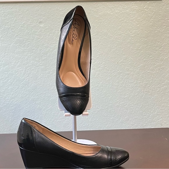 Abella Shoes - Abella wedges pump